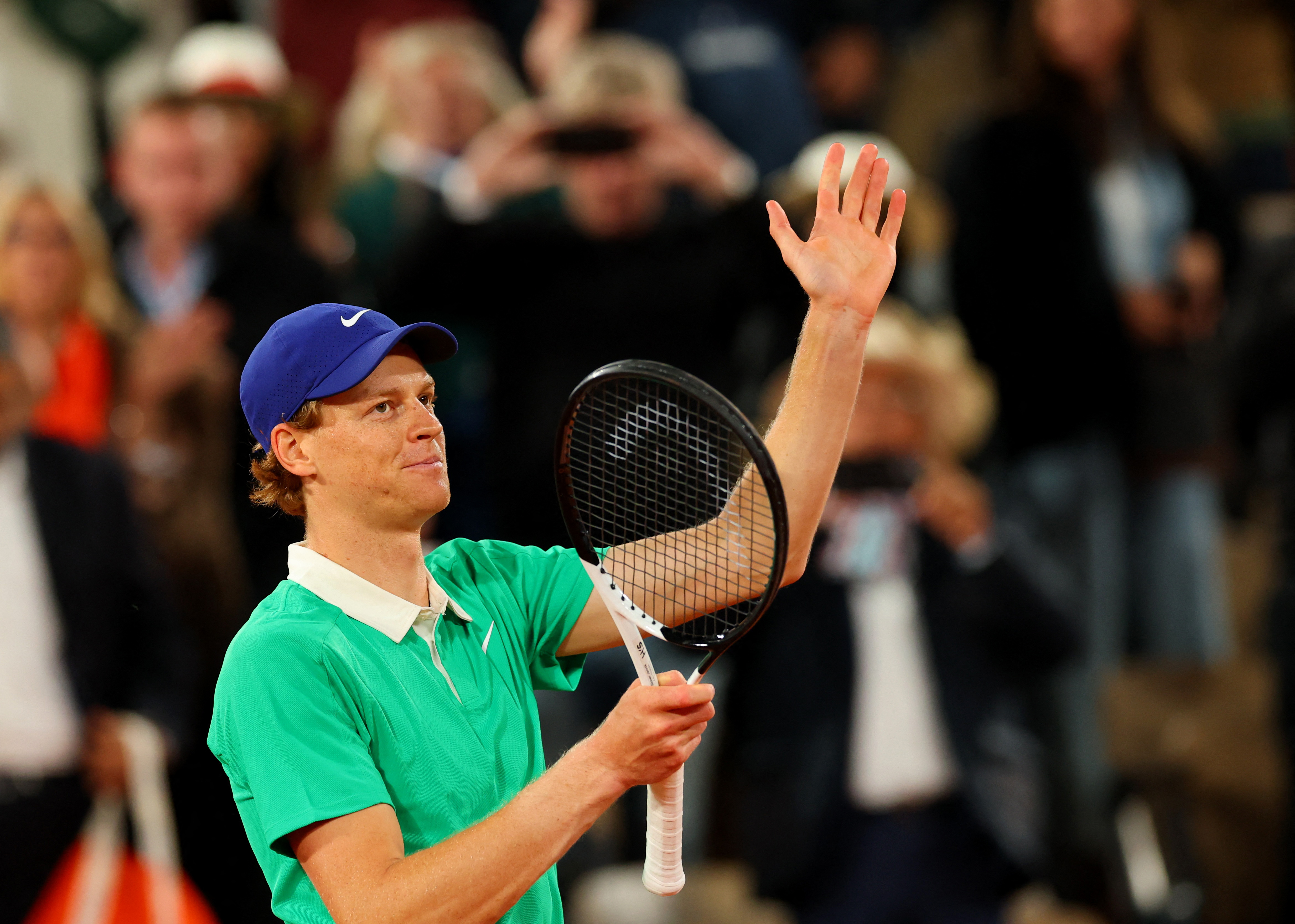 法网险胜澳网，辛纳高光表现