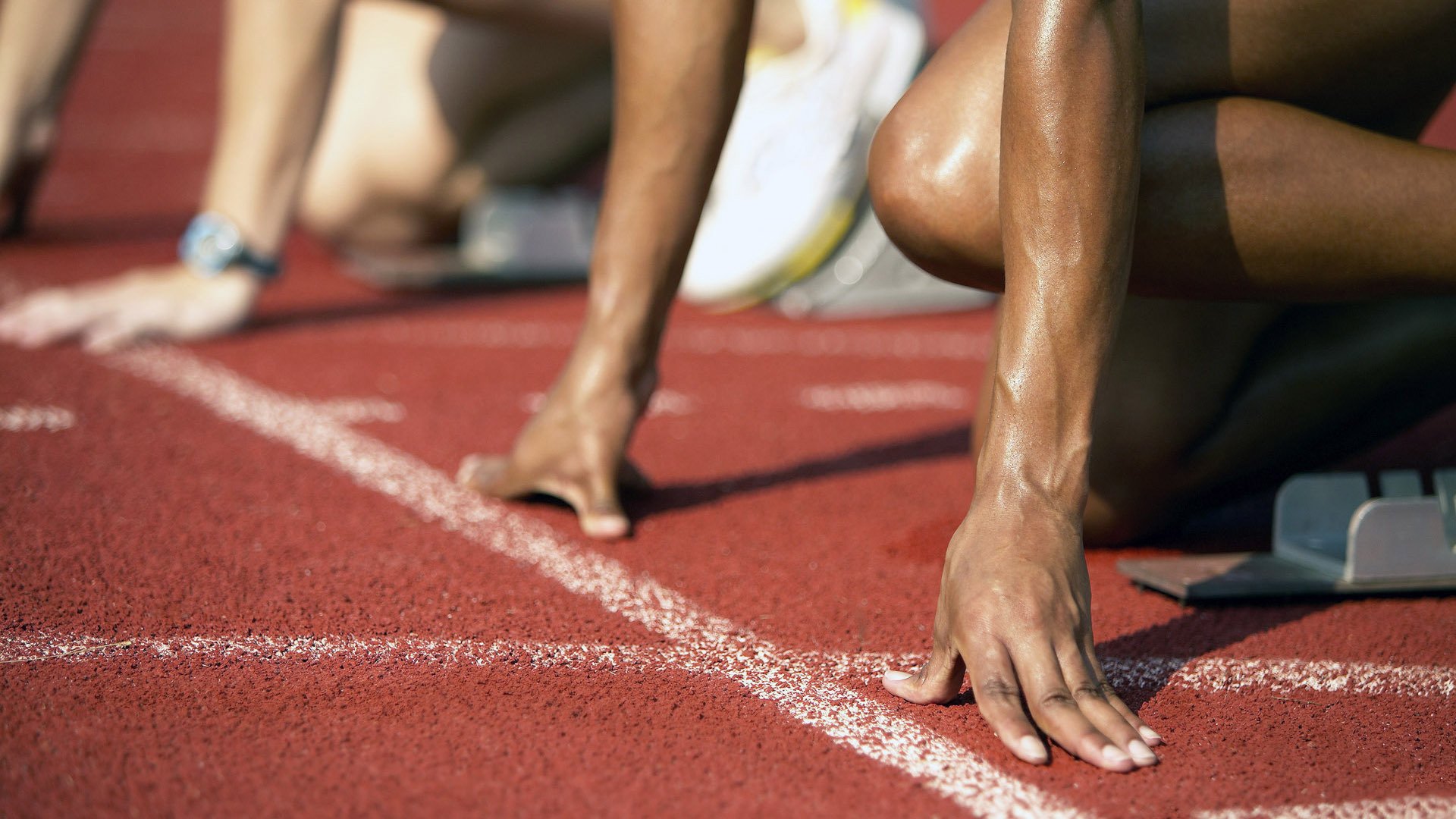 赛道上的火焰,乔治·F1新赛季揭幕战之夜状态火热