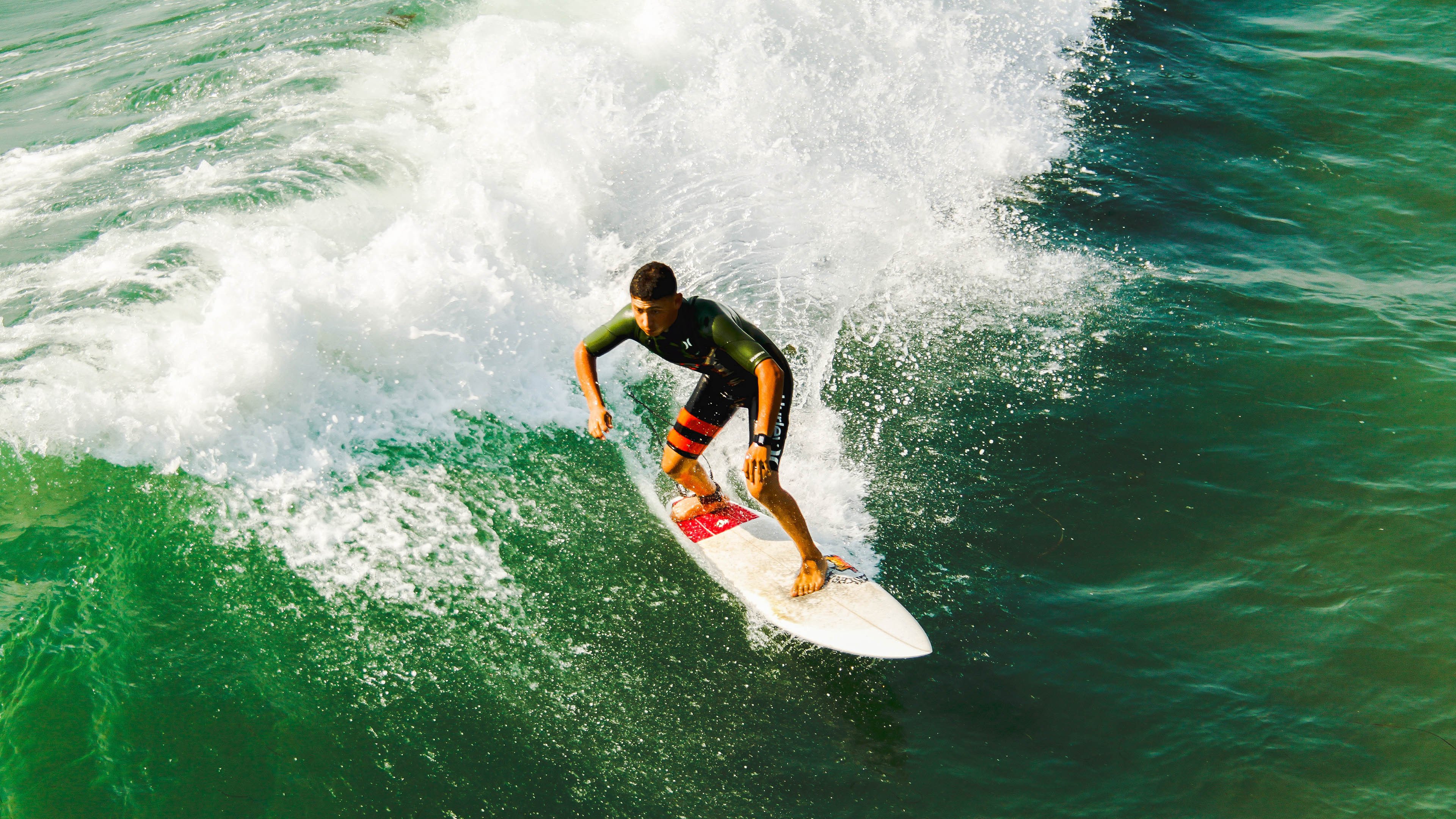 世界排名争夺战焦点战,深圳队决胜局惊险带走雄鹿