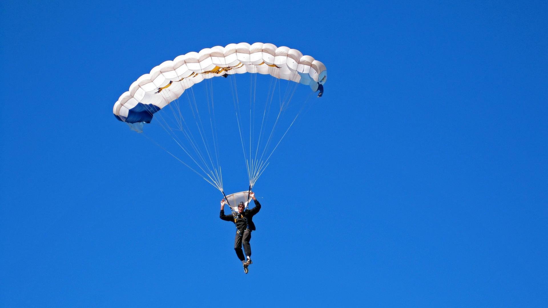 绝境中的光芒，日本队翻盘波兰队，马龙高光时刻铸就传奇